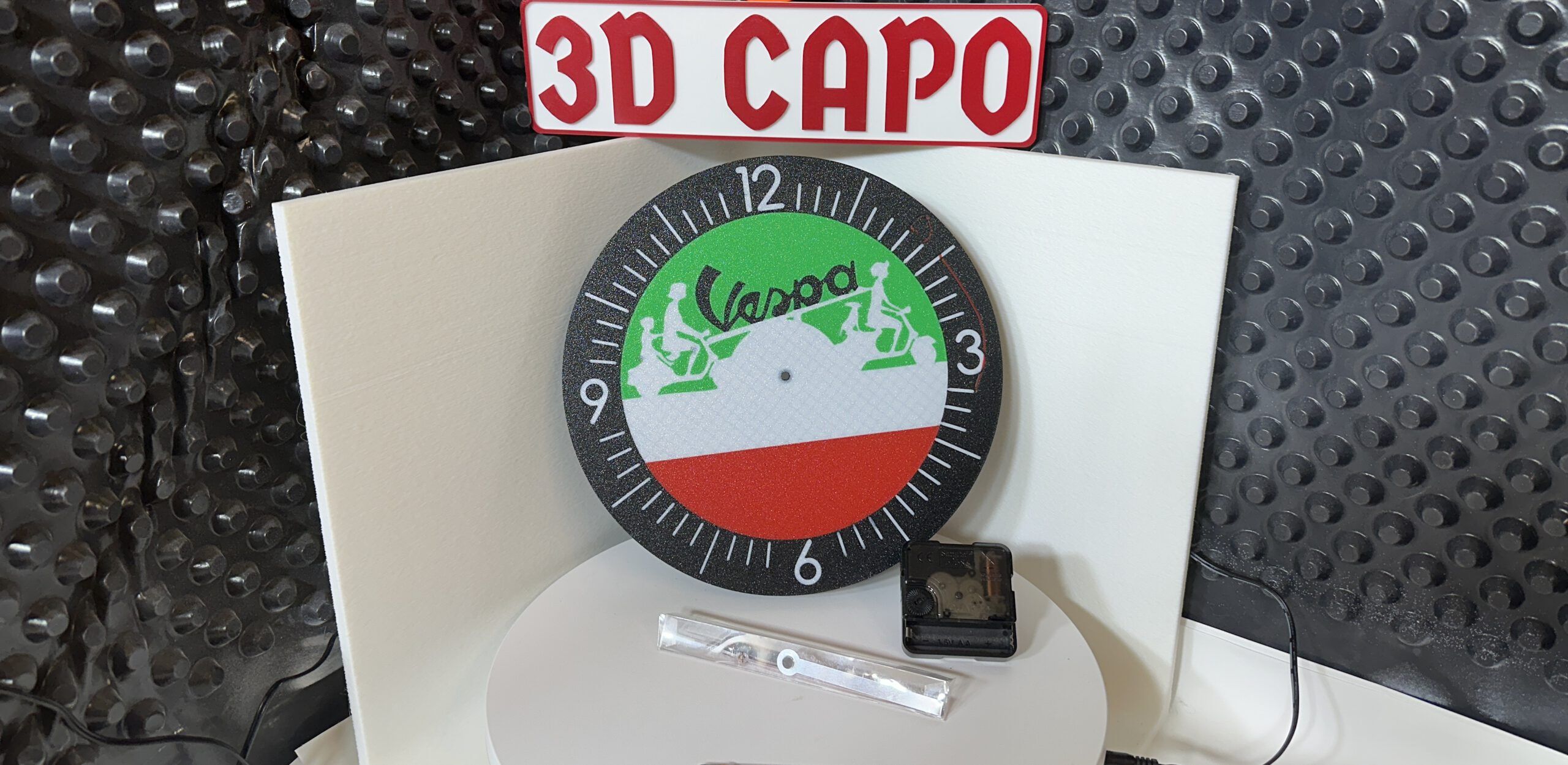 Vespa Wanduhr 22 cm – Italien Design in Grün Weiß Rot – Quarzuhr – Deko & Geschenk für Italienliebhaber und Vespafans – Bild 3