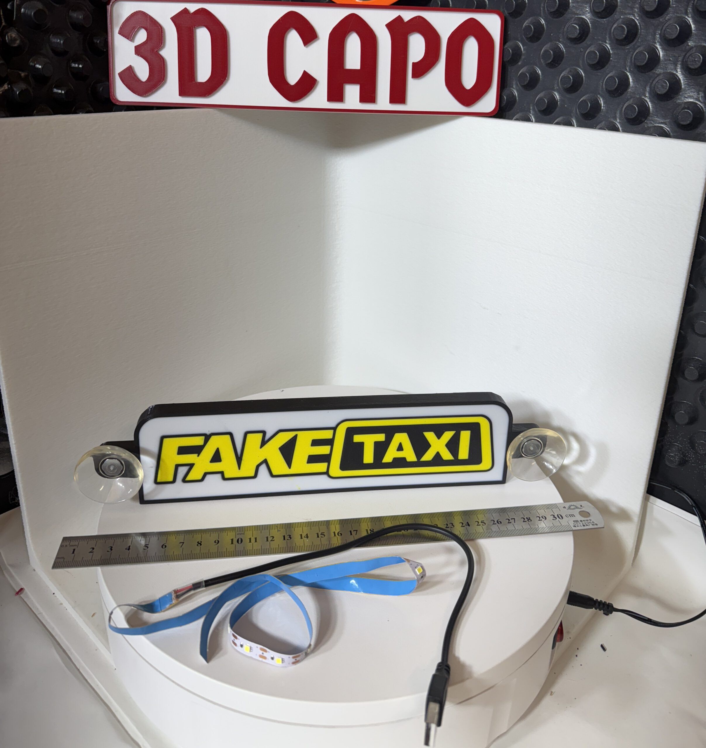 FakeTaxi - Leuchtkasten für Truck & PKW mit Saugnapf - Scheibenversion – Bild 4