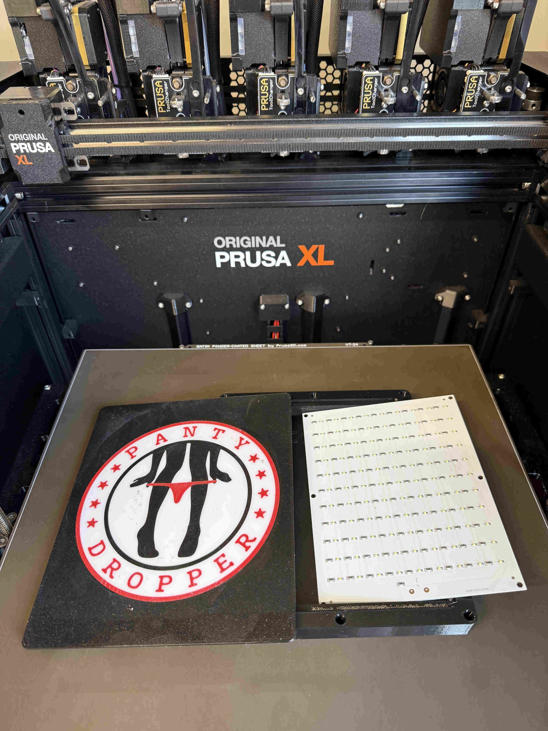 „Panty Dropper“ Lightbox – der leuchtende Reiz fürs Fahrerhaus 😈🩲 – Bild 2