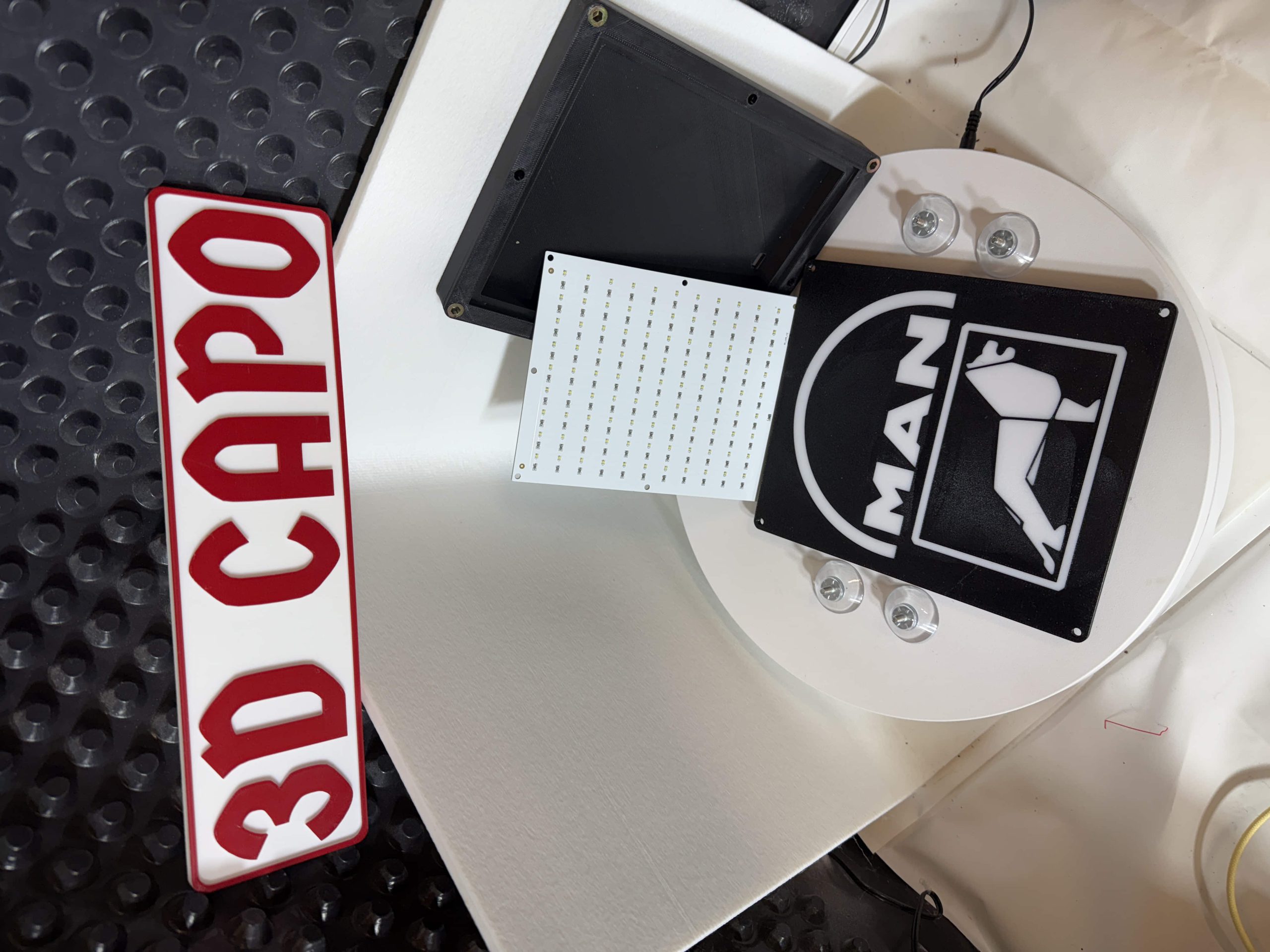 MAN Trucks Lightbox mit Saugnäpfen – Premium LED – 3D gedruckt – Bild 4