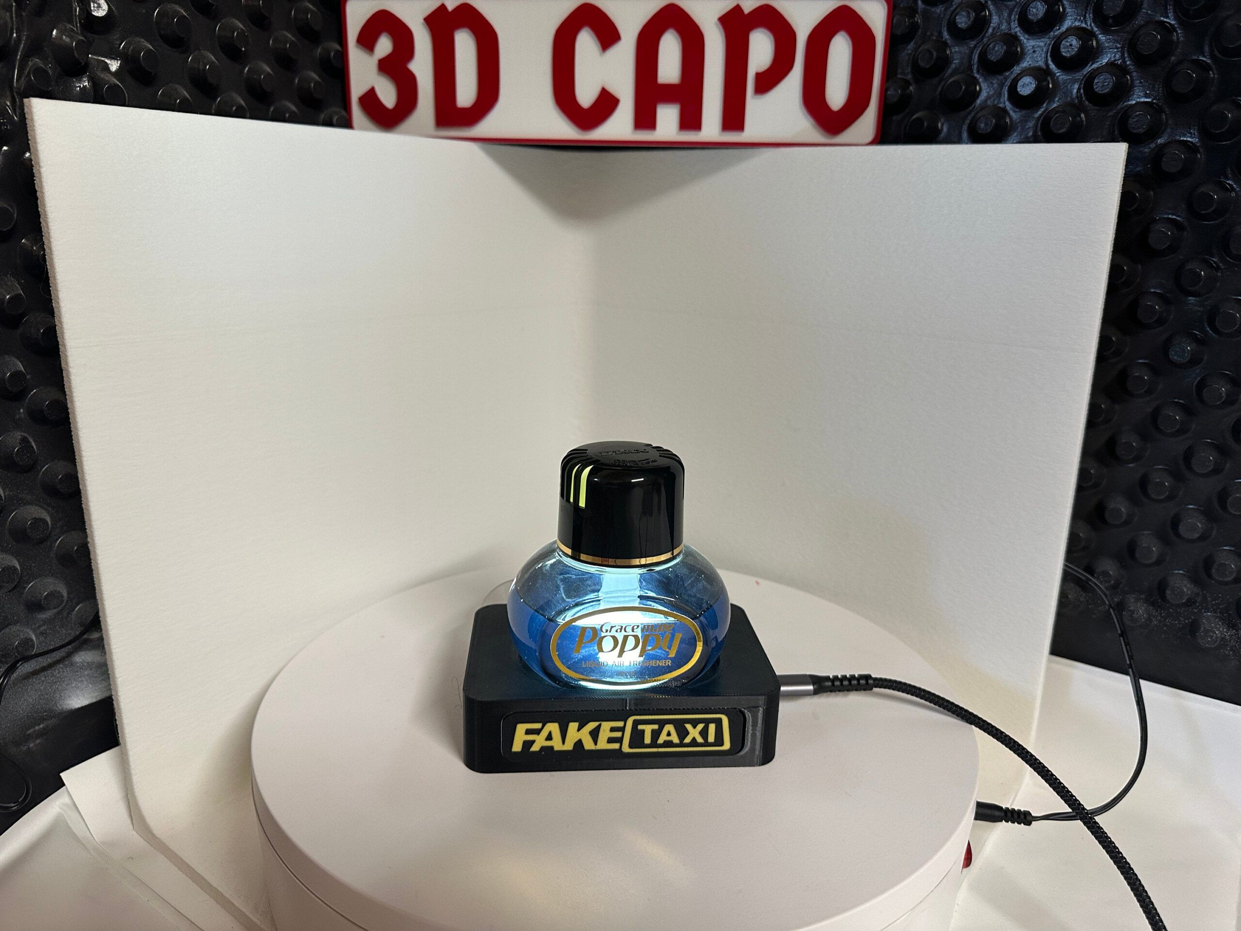 Innovativer Poppy Halter LKW mit LED Beleuchtung – Perfekter Duftspender-Halter für Trucker & LKW-Fans | Made in Germany – Bild 5